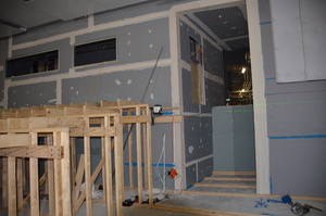 https://archive.abp.unimelb.edu.au/objects/images/Construction/Images/Floors and finishes/Floor framing to lecture theatres/Large theatre tier/DSC_7123.JPG