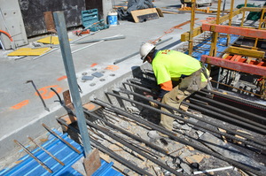 https://archive.abp.unimelb.edu.au/objects/images/Construction/Images/Concrete suspended slabs and beams/Post-tensioned beams & slabs/DSC_2475.JPG