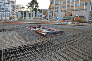 https://archive.abp.unimelb.edu.au/objects/images/Construction/Images/Concrete suspended slabs and beams/Ground level & formwork/DSC_1279.JPG