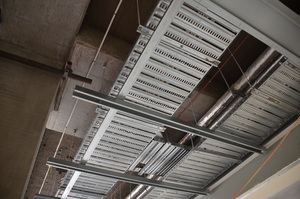 https://archive.abp.unimelb.edu.au/objects/images/Construction/Images/Ceilings/Perforated metal/DSC_7521.JPG