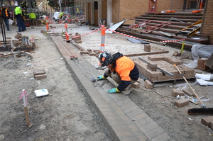 https://archive.abp.unimelb.edu.au/objects/images/Construction/Images/External Works/Brick paving & brick walls/DSC_9171.JPG