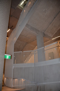 https://archive.abp.unimelb.edu.au/objects/images/Construction/Images/Stairs, walkways and balustrades/Steel balustrade ground to large lecture theatre/DSC_9642.JPG