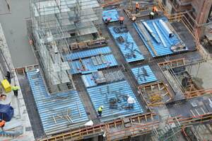 https://archive.abp.unimelb.edu.au/objects/images/Construction/Images/Concrete suspended slabs and beams/Levels 1-5 & formwork/DSC_2117.JPG
