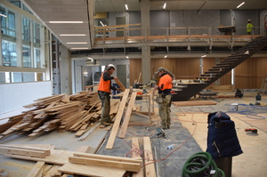 https://archive.abp.unimelb.edu.au/objects/images/Construction/Images/Floors and finishes/Atrium timber/DSC_9048.JPG