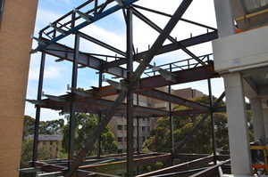 https://archive.abp.unimelb.edu.au/objects/images/Construction/Images/Structural steel/Cantilever/Erection/DSC_4468.JPG