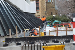 https://archive.abp.unimelb.edu.au/objects/images/Construction/Images/External Works/Precast concrete seating and supports/DSC_9374.JPG