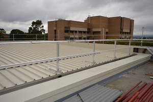 https://archive.abp.unimelb.edu.au/objects/images/Construction/Images/Roof/Fall arrest mechanisms/DSC_6657.JPG