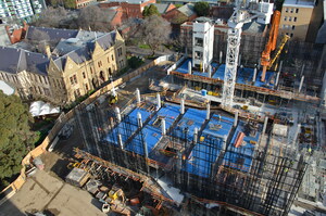 https://archive.abp.unimelb.edu.au/objects/images/Construction/Images/Concrete suspended slabs and beams/Levels 1-5 & formwork/DSC_2210.JPG