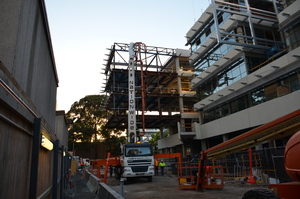 https://archive.abp.unimelb.edu.au/objects/images/Construction/Images/Structural steel/Cantilever/Erection/DSC_5313.JPG