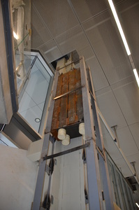 https://archive.abp.unimelb.edu.au/objects/images/Construction/Images/Doors and door frames/Atrium vertical sliding glazed door/DSC_9118.JPG