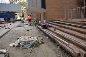 https://archive.abp.unimelb.edu.au/objects/images/Construction/Images/External Works/Brick paving & brick walls/DSC_9393.JPG