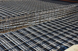 https://archive.abp.unimelb.edu.au/objects/images/Construction/Images/Concrete suspended slabs and beams/Ground level & formwork/DSC_1170.JPG
