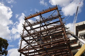 https://archive.abp.unimelb.edu.au/objects/images/Construction/Images/Facades/Zinc screens & access platforms/Support mechanisms/DSC_4912.JPG
