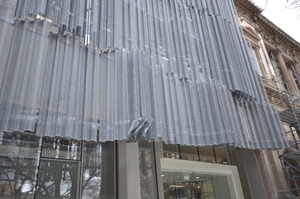 https://archive.abp.unimelb.edu.au/objects/images/Construction/Images/Facades/Zinc screens & access platforms/Damaged/DSD_0160.JPG