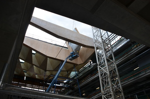 https://archive.abp.unimelb.edu.au/objects/images/Construction/Images/LVL roof beams & coffers/Installation/DSC_5633.JPG