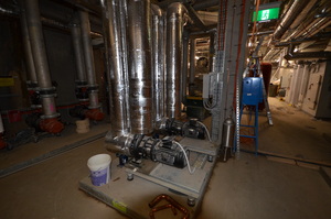 https://archive.abp.unimelb.edu.au/objects/images/Construction/Images/Services/Mechanical/Large plant room basement/DSC_8306.JPG
