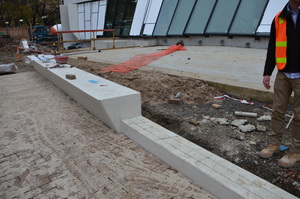 https://archive.abp.unimelb.edu.au/objects/images/Construction/Images/External Works/Precast concrete seating and supports/DSC_8967.JPG