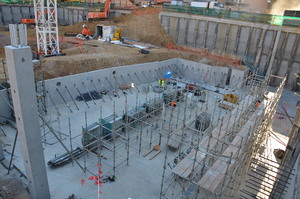 https://archive.abp.unimelb.edu.au/objects/images/Construction/Images/Concrete suspended slabs and beams/Ground level & formwork/DSC_0479.JPG