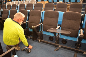 https://archive.abp.unimelb.edu.au/objects/images/Construction/Images/Fitouts/Lecture theatre seating/DSC_9439.JPG