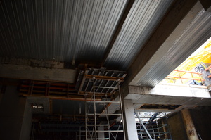 https://archive.abp.unimelb.edu.au/objects/images/Construction/Images/Concrete suspended slabs and beams/Formwork stripping/DSC_2363.JPG