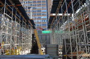 https://archive.abp.unimelb.edu.au/objects/images/Construction/Images/Concrete suspended slabs and beams/Ground level & formwork/DSC_0920.JPG