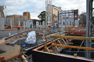 https://archive.abp.unimelb.edu.au/objects/images/Construction/Images/Concrete suspended slabs and beams/Ground level & formwork/DSC_1286.JPG