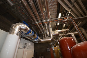 https://archive.abp.unimelb.edu.au/objects/images/Construction/Images/Services/Mechanical/Large plant room basement/DSC_8301.JPG