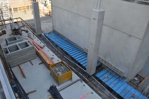 https://archive.abp.unimelb.edu.au/objects/images/Construction/Images/Concrete suspended slabs and beams/Post-tensioned beams & slabs/DSC_1482.JPG