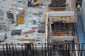 https://archive.abp.unimelb.edu.au/objects/images/Construction/Images/Concrete suspended slabs and beams/Levels 1-5 & formwork/DSC_2952.JPG