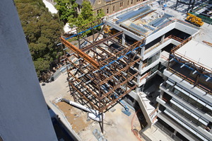 https://archive.abp.unimelb.edu.au/objects/images/Construction/Images/Structural steel/Cantilever/Erection/DSC_4705.JPG