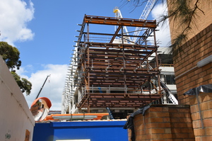https://archive.abp.unimelb.edu.au/objects/images/Construction/Images/Facades/Zinc screens & access platforms/Support mechanisms/DSC_4909.JPG