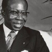 https://upload.wikimedia.org/wikipedia/commons/thumb/2/29/UNESCO_History,_Visite_de_S._Exc._M._Léopold_Sedar_Senghor,_Président_de_la_République_du_Sénégal_-_UNESCO_-_PHOTO0000002688_0001_(cropped).tiff/lossy-page1-880px-UNESCO_History,_Visite_de_S._Exc._M._Léopold_Sedar_Senghor,_Président_de_la_République_du_Sénégal_-_UNESCO_-_PHOTO0000002688_0001_(cropped).tiff.jpg