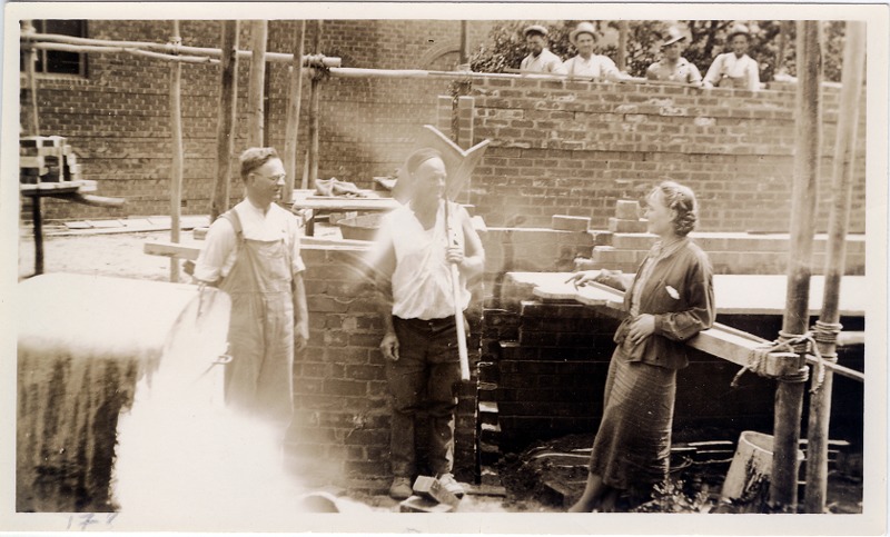 Ella Grainger with construction workers at the Grainger Museum site, University of Melbourne, 1938