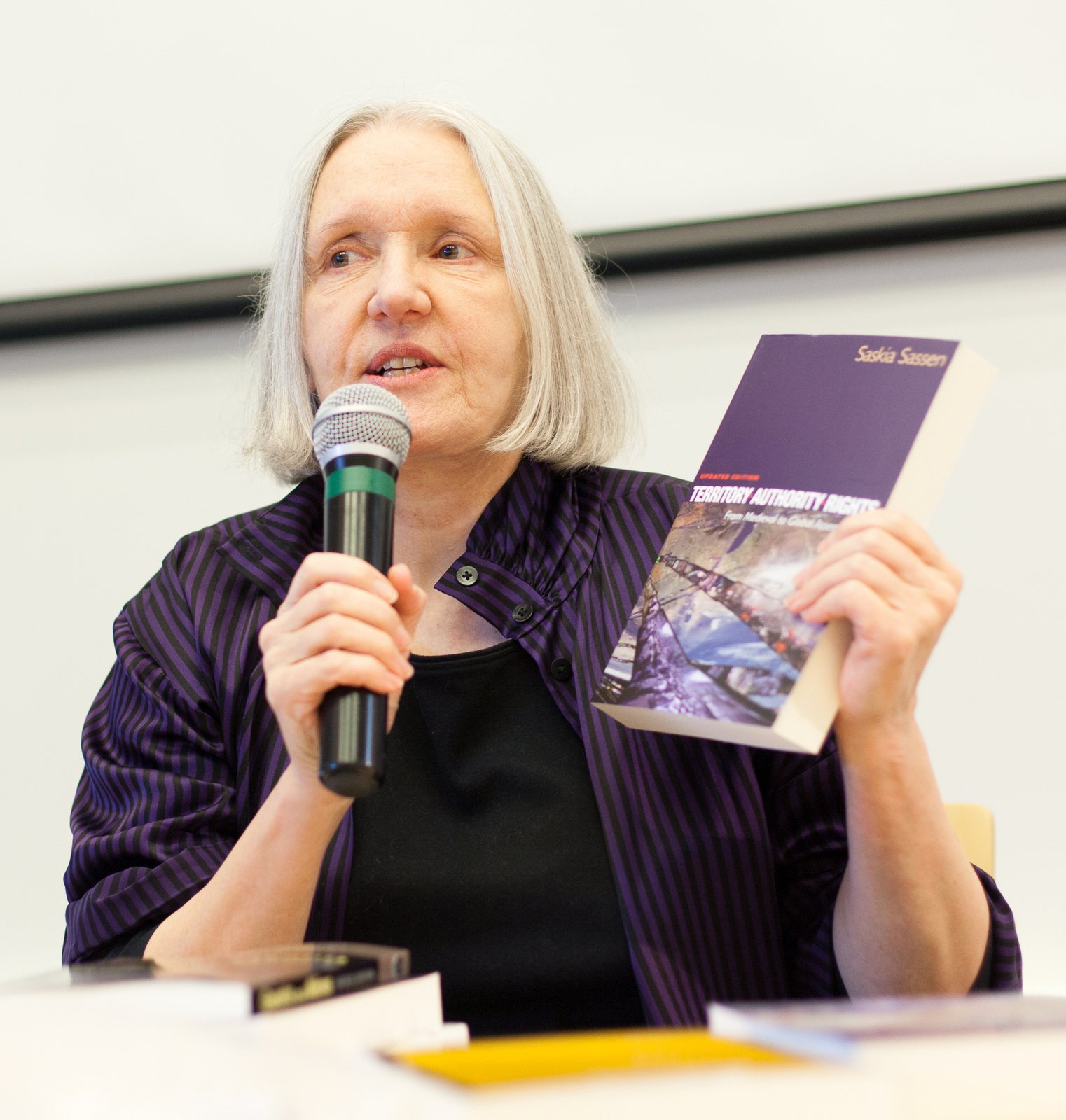 https://upload.wikimedia.org/wikipedia/commons/9/94/Saskia_Sassen_2012.jpg