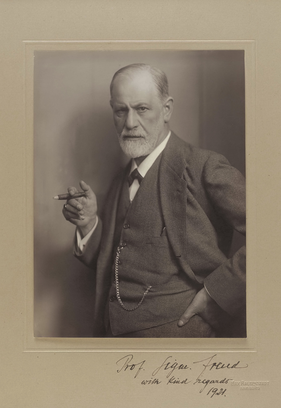 https://upload.wikimedia.org/wikipedia/commons/9/94/Sigmund_Freud,_by_Max_Halberstadt.jpg