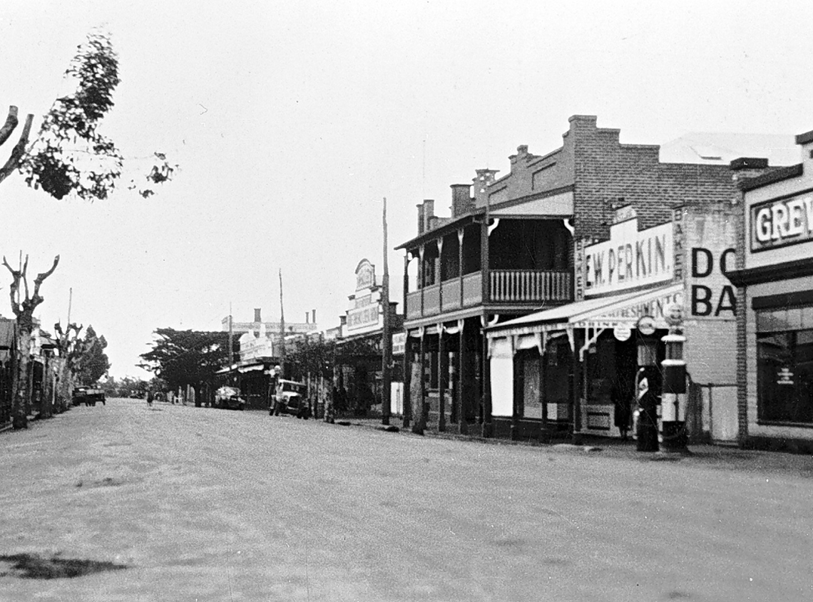 Main Street, Donald Victoria
